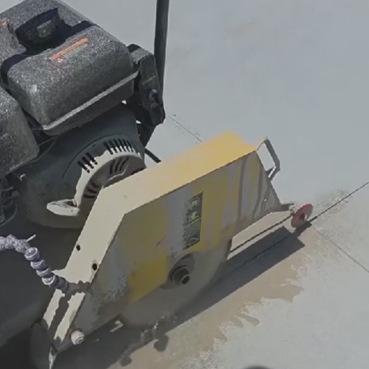 مطالعات موردی پروژه: کاربرد تیغه‌های اره پهن کننده درز بتنی SANG در فرودگاه بین‌المللی راسول